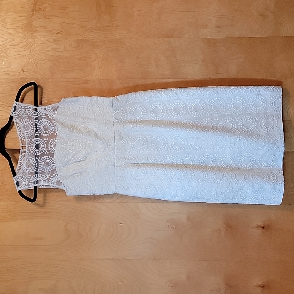 Maggie London White Shealth Dress